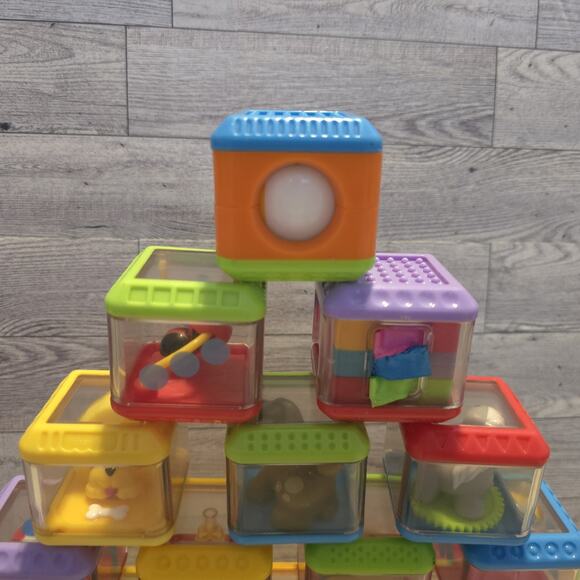 Set of 27 Fisher Price Peek a Boo Building Blocks Sensory Cubes lot Vintage - Picture 10 of 10
